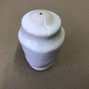 NWOT Vietri Forma Cloud Salt Shaker